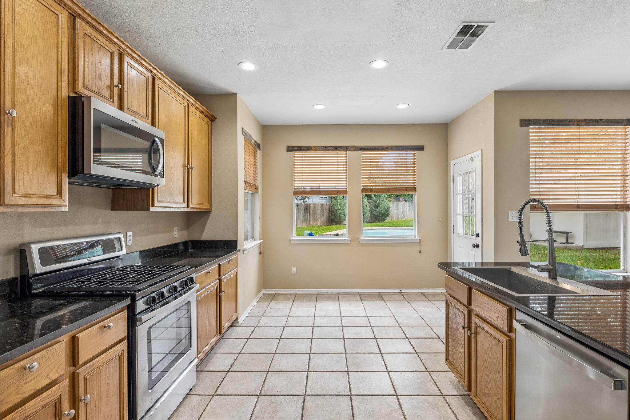 1409 Deer Horn Dr Property Photo 11