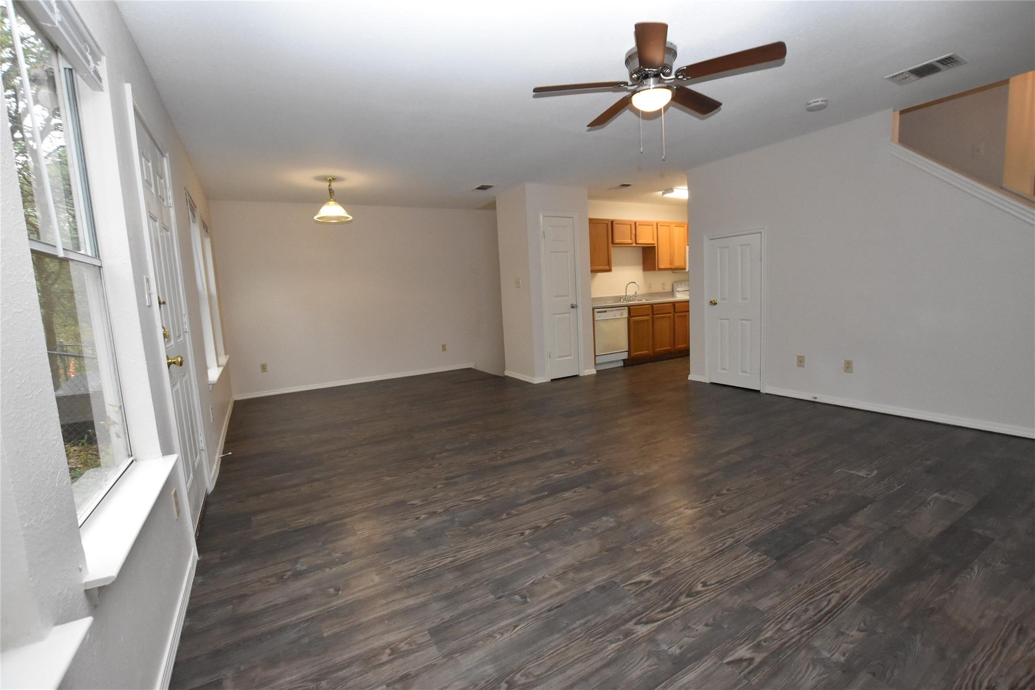 921-923 Sagewood Trl Property Photo 3