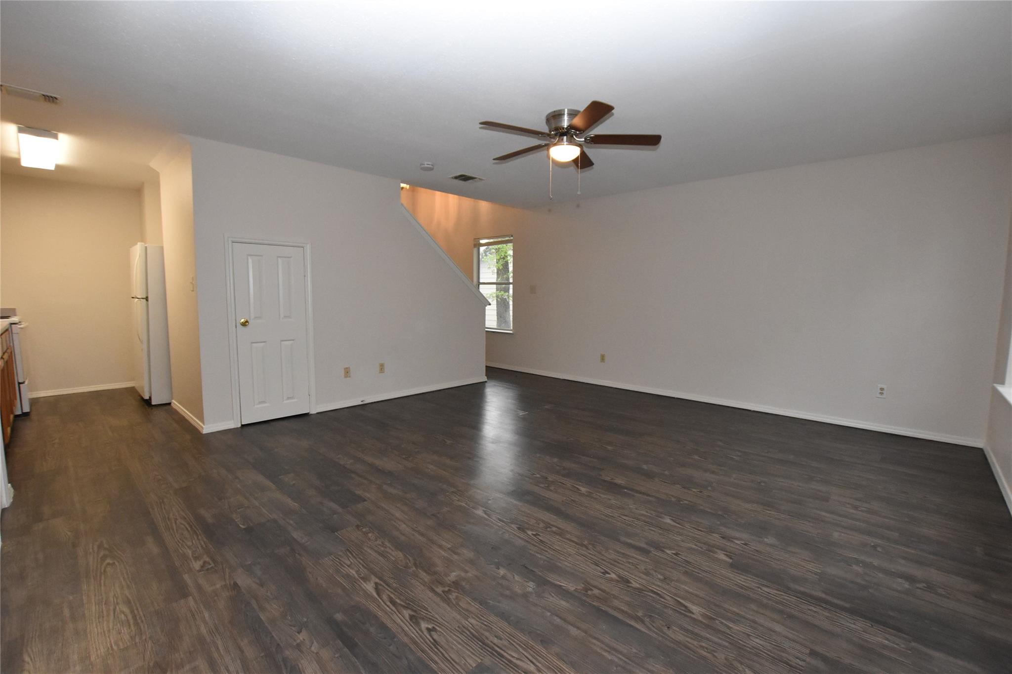921-923 Sagewood Trl Property Photo 4
