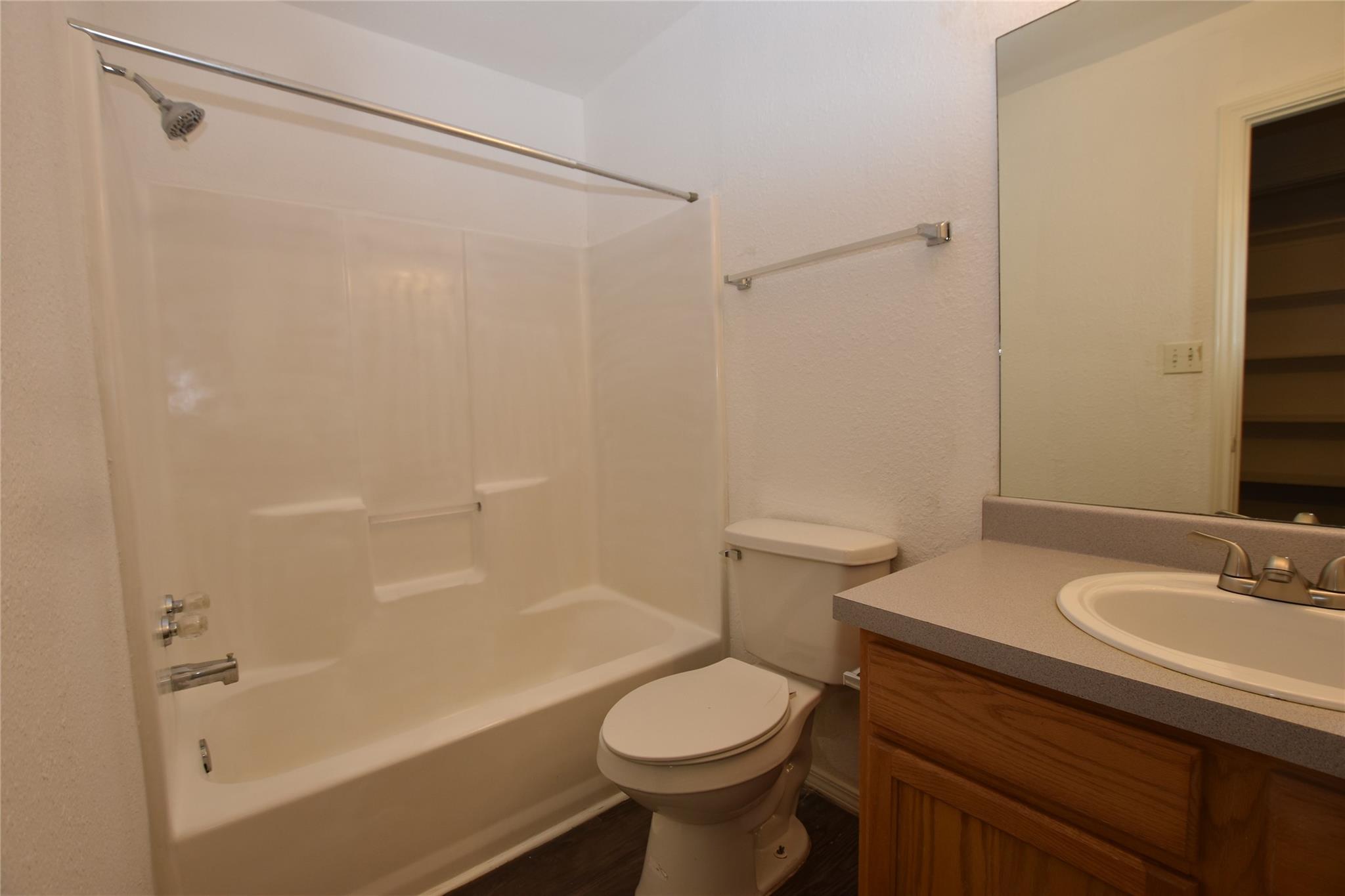 921-923 Sagewood Trl Property Photo 8