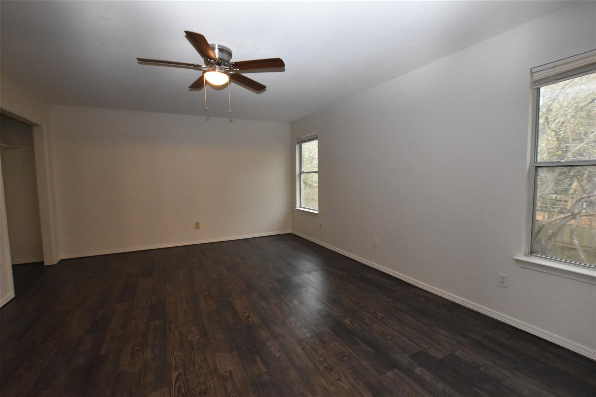 921-923 Sagewood Trl Property Photo 9