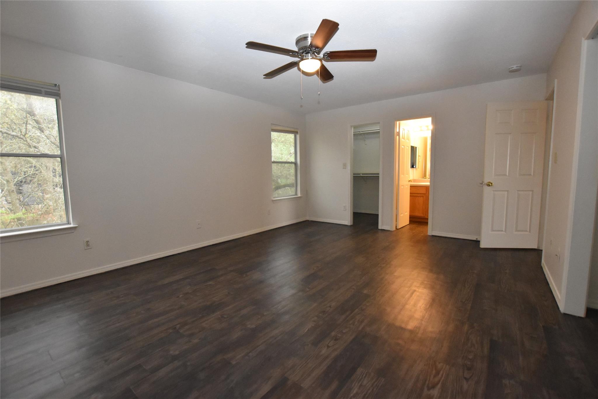 921-923 Sagewood Trl Property Photo 10
