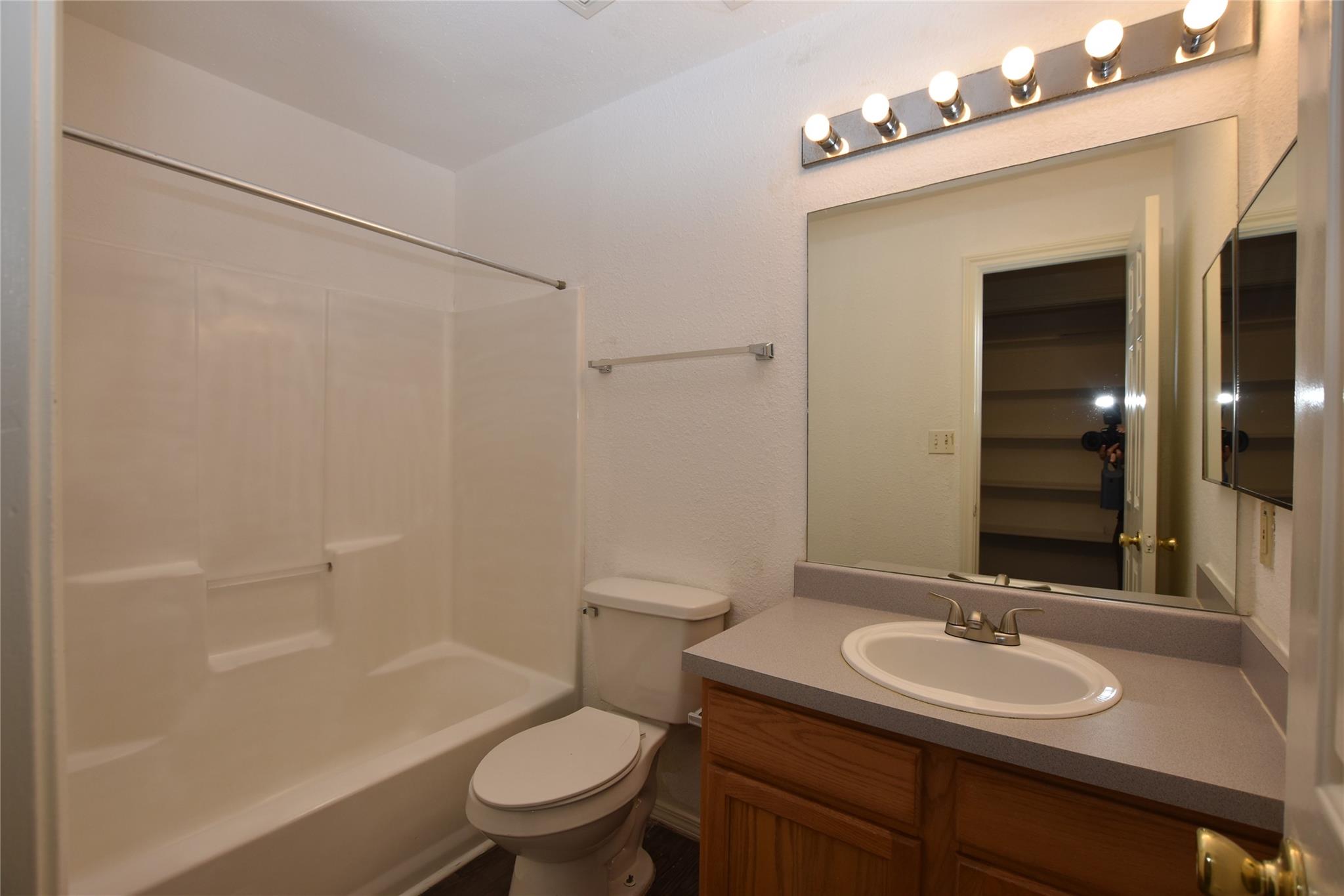 921-923 Sagewood Trl Property Photo 19