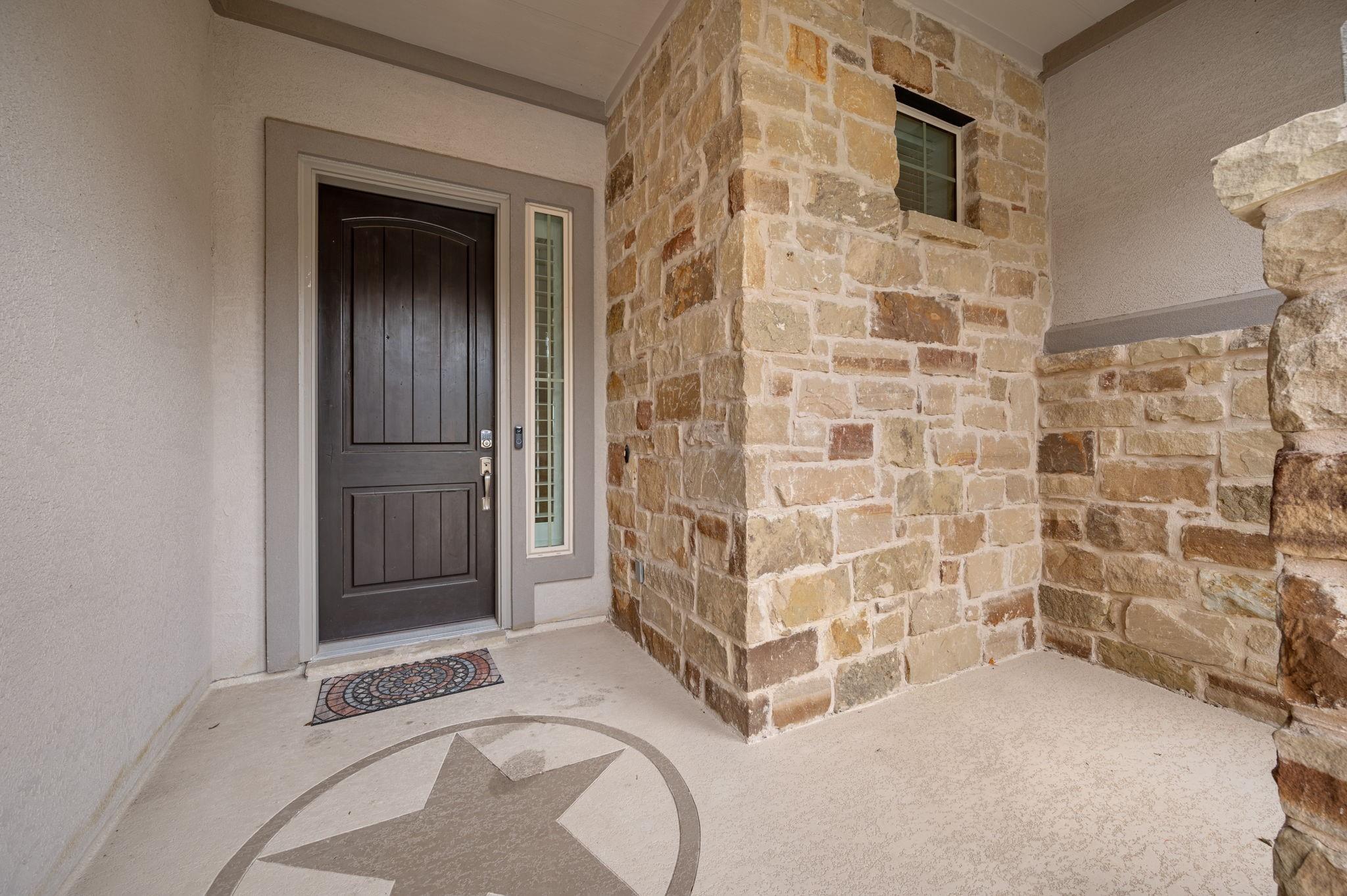 128 Woodway Bnd Property Photo 2