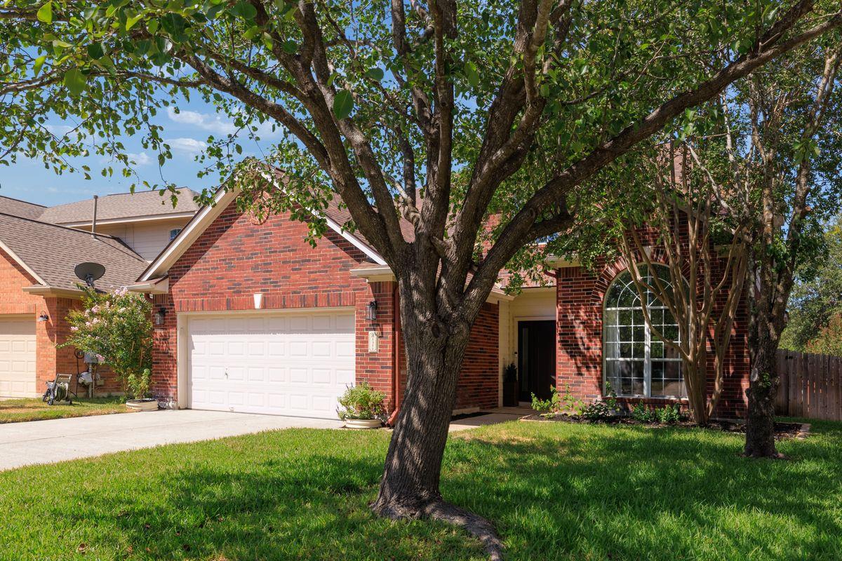 1311 Brighton Bend Ln Property Photo 1