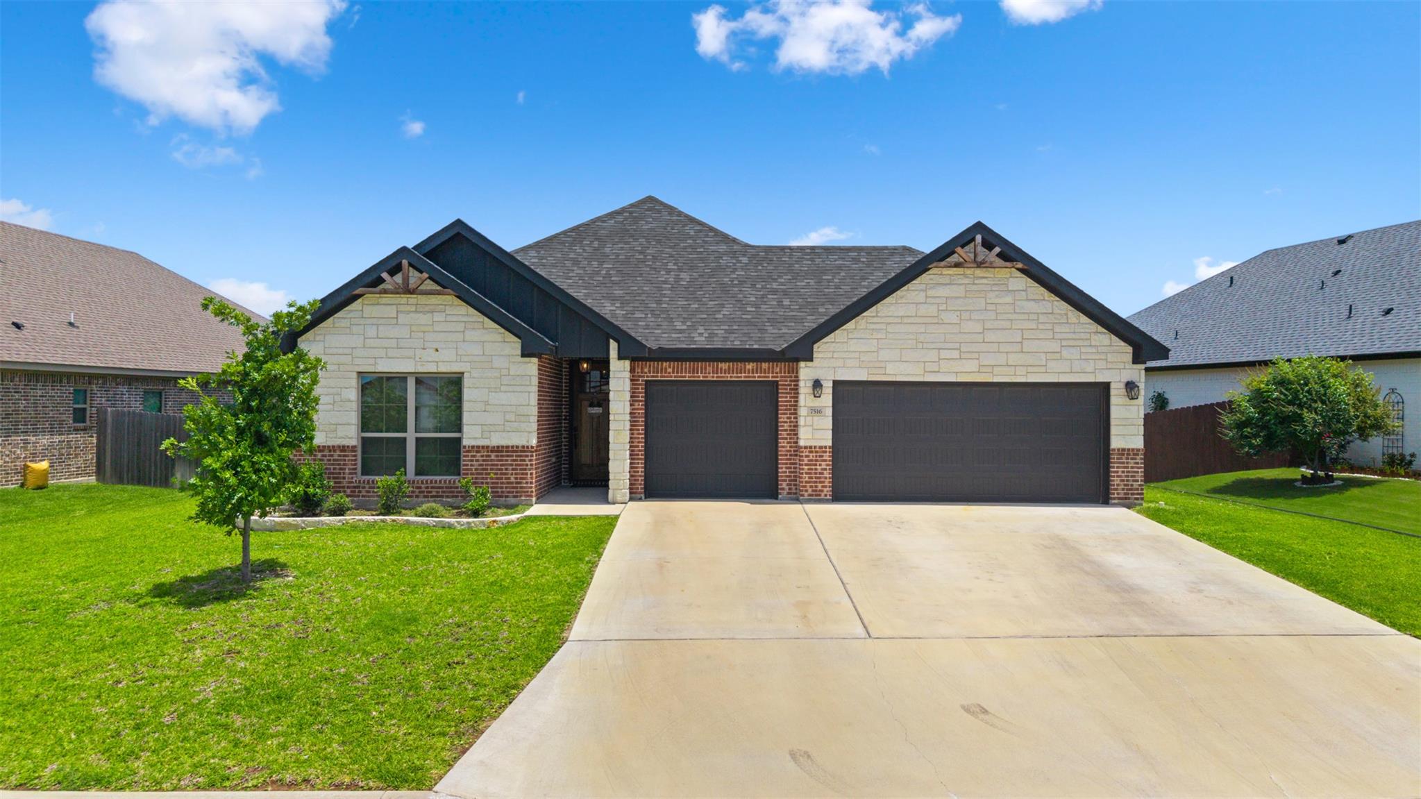7516 Hardin Dr Property Photo 1