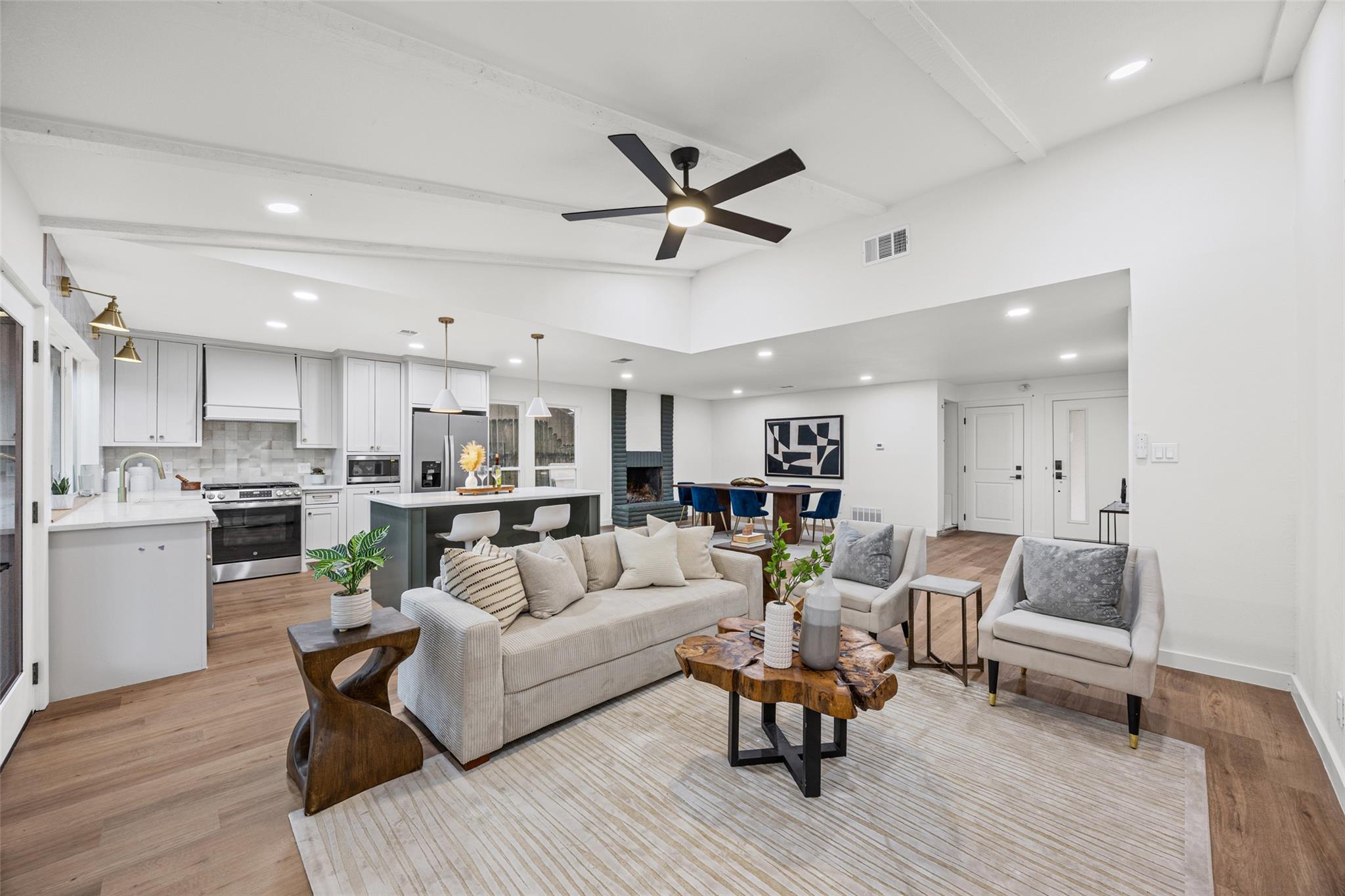 9219 Hunters Trce E Property Photo 1