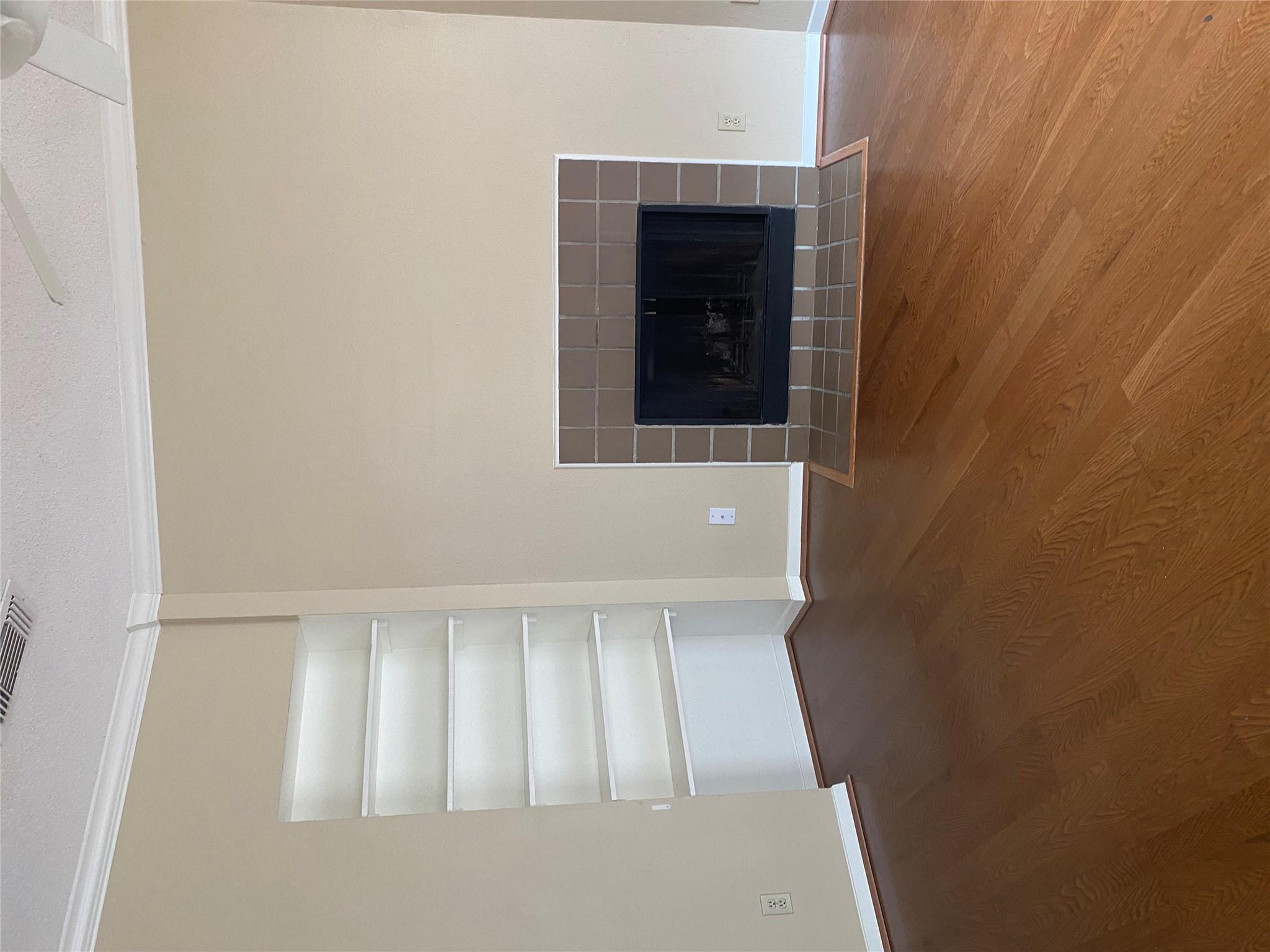 915 W 23rd St #105 Property Photo 5