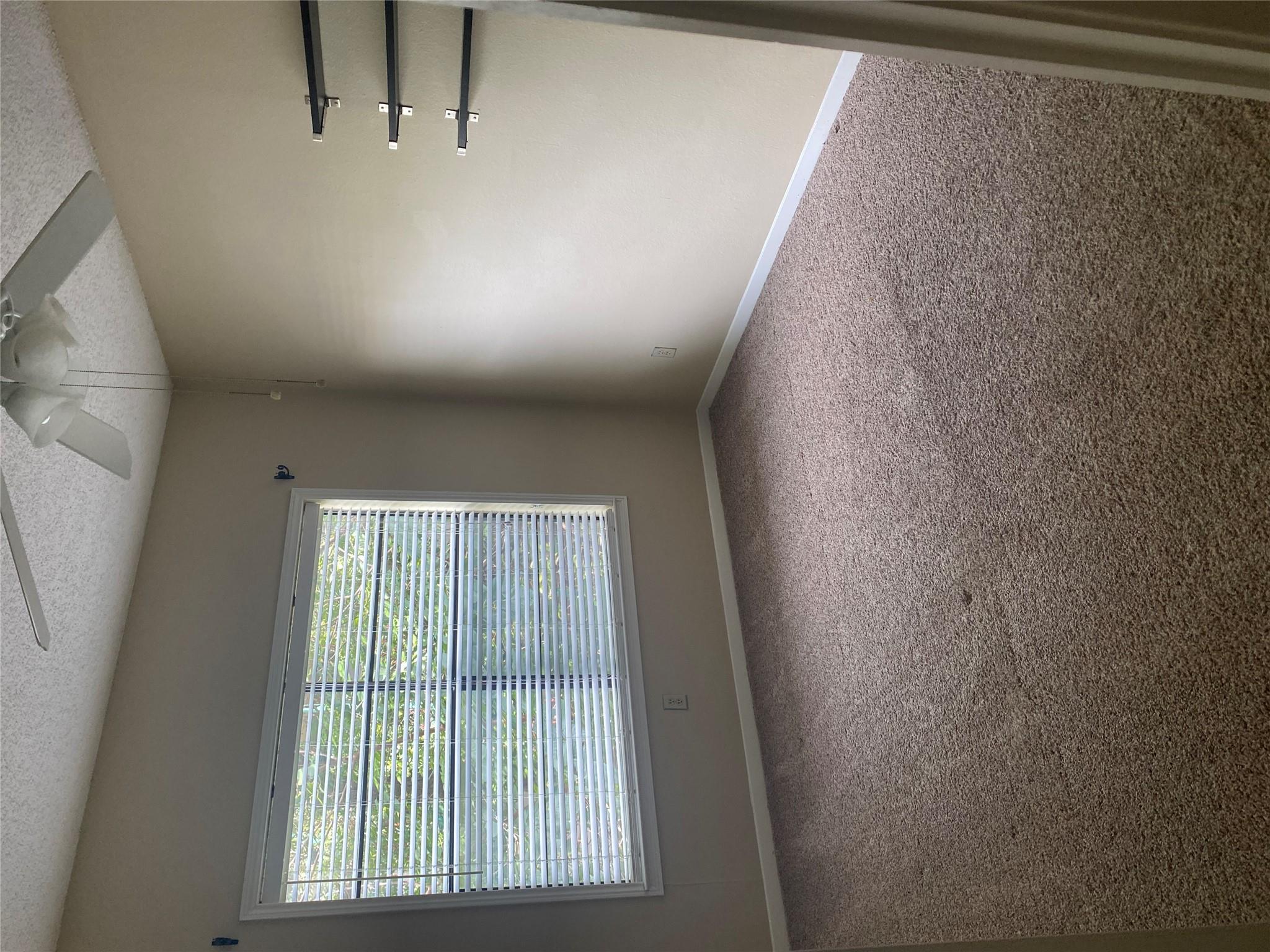 915 W 23rd St #105 Property Photo 18