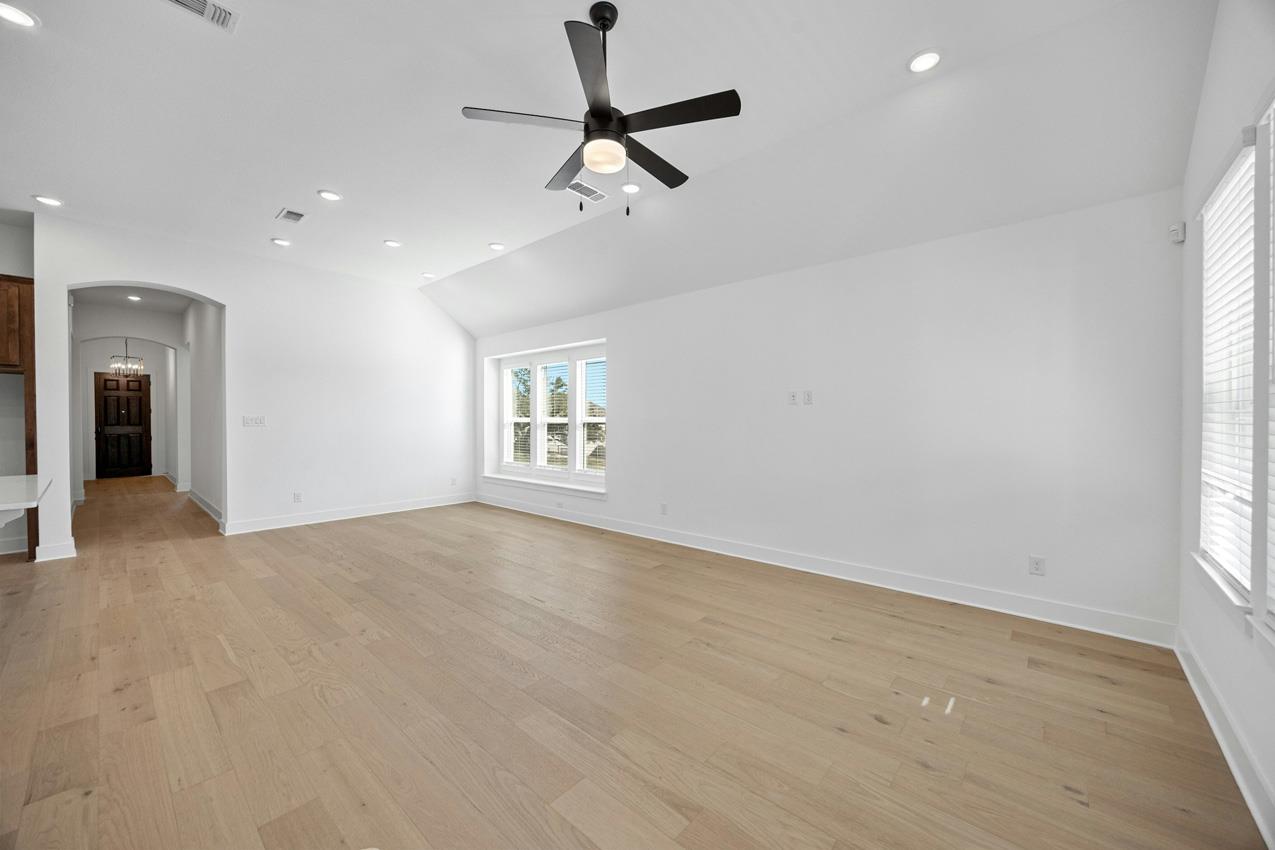 128 Fox Run Property Photo 5
