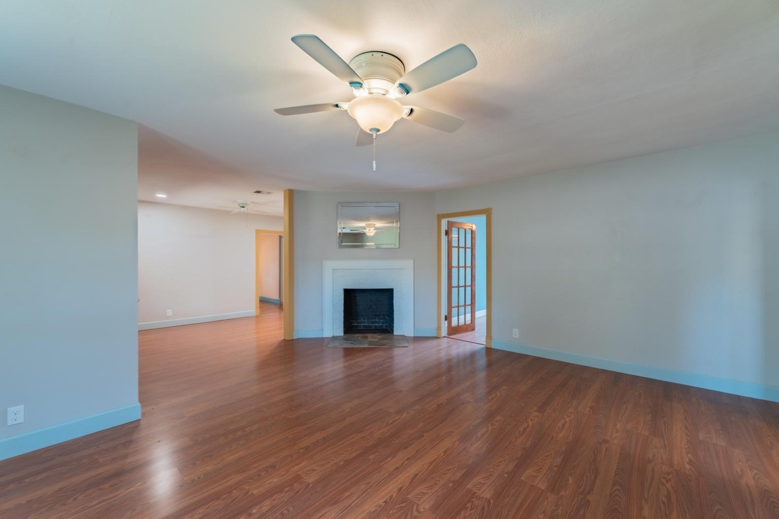 106 N Avenue C None Property Photo 5