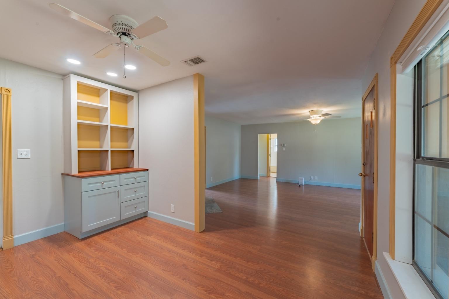 106 N Avenue C None Property Photo 7
