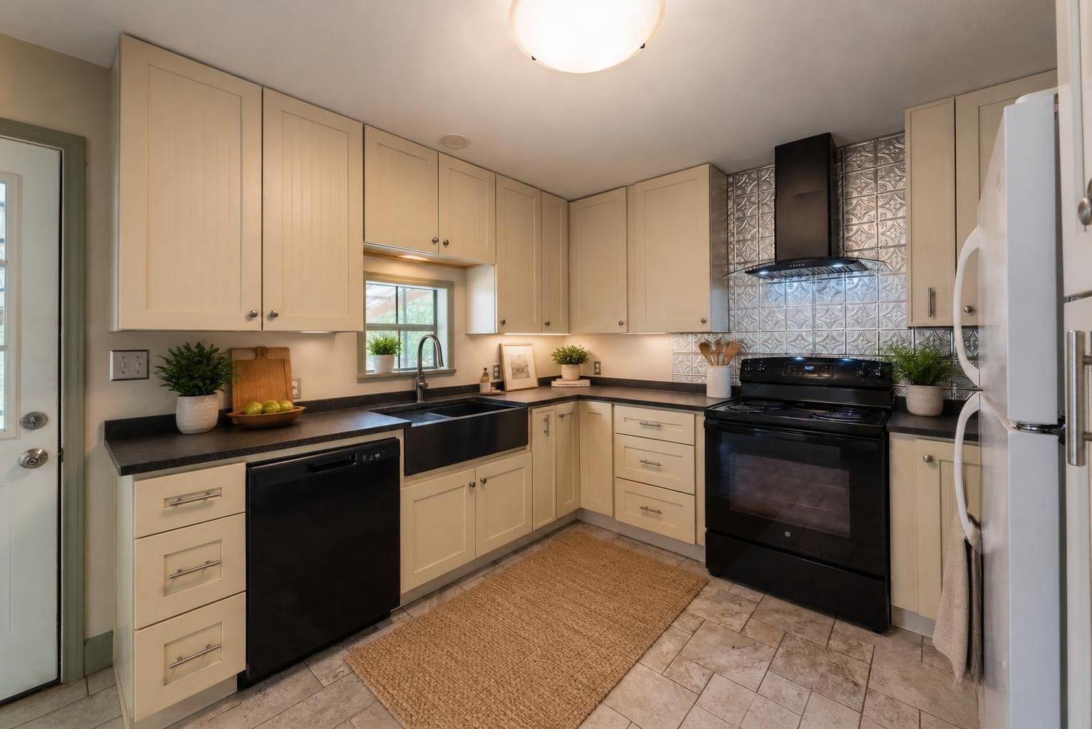 106 N Avenue C None Property Photo 8