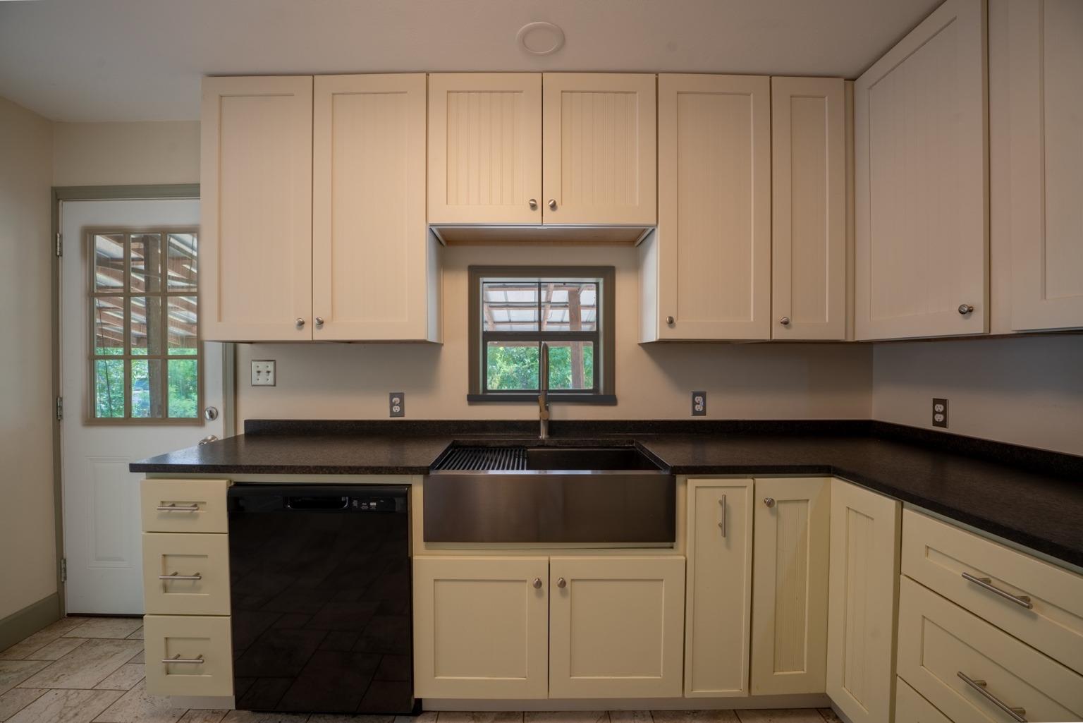 106 N Avenue C None Property Photo 10