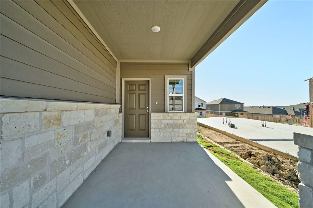 147 Longstraw Dr Property Photo 4