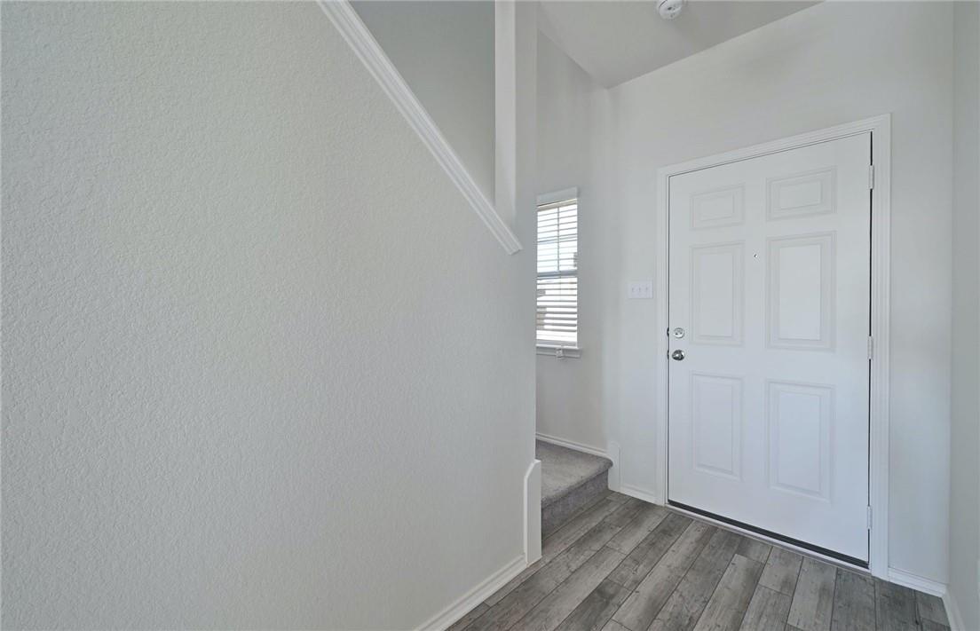147 Longstraw Dr Property Photo 5
