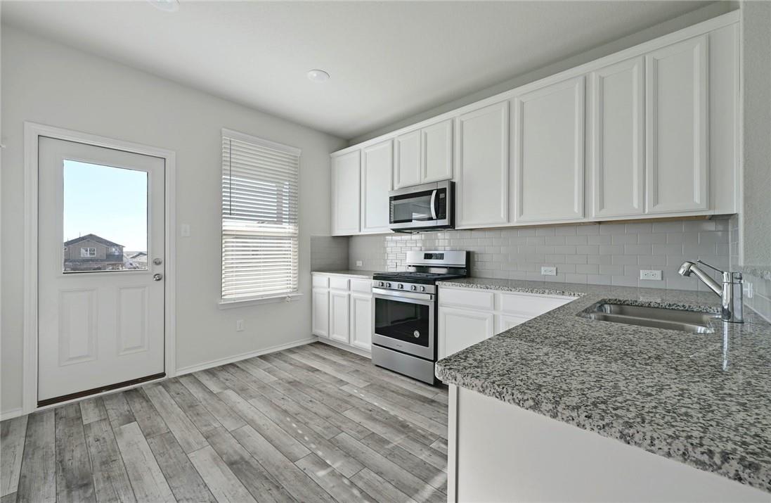 147 Longstraw Dr Property Photo 15