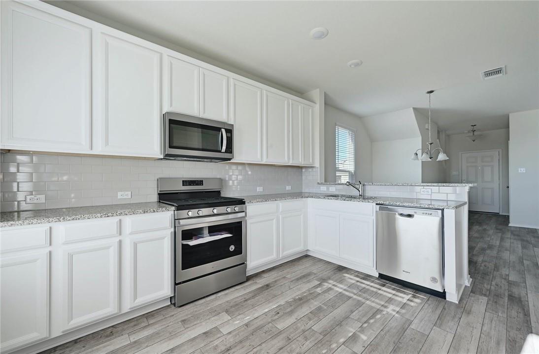 147 Longstraw Dr Property Photo 16