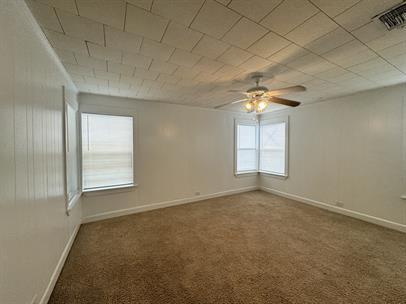 415 N Doak St Property Photo 7