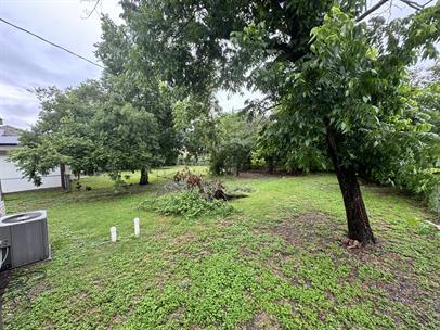 415 N Doak St Property Photo 10
