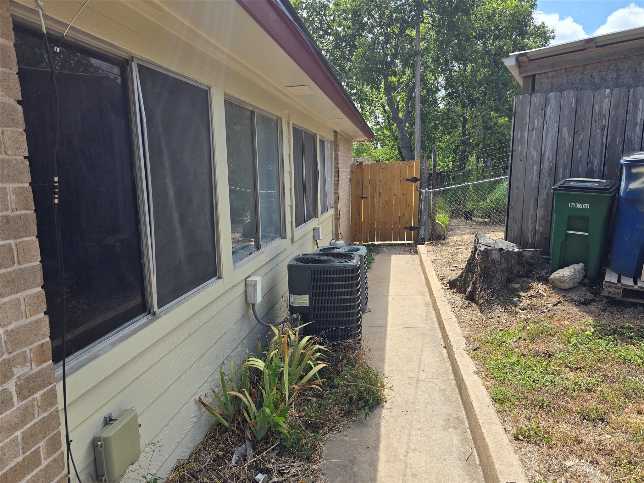 202 Northcrest Cir #D Property Photo 1