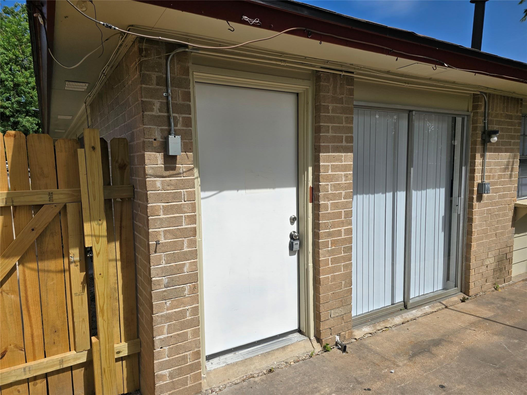 202 Northcrest Cir #d Property Photo 2