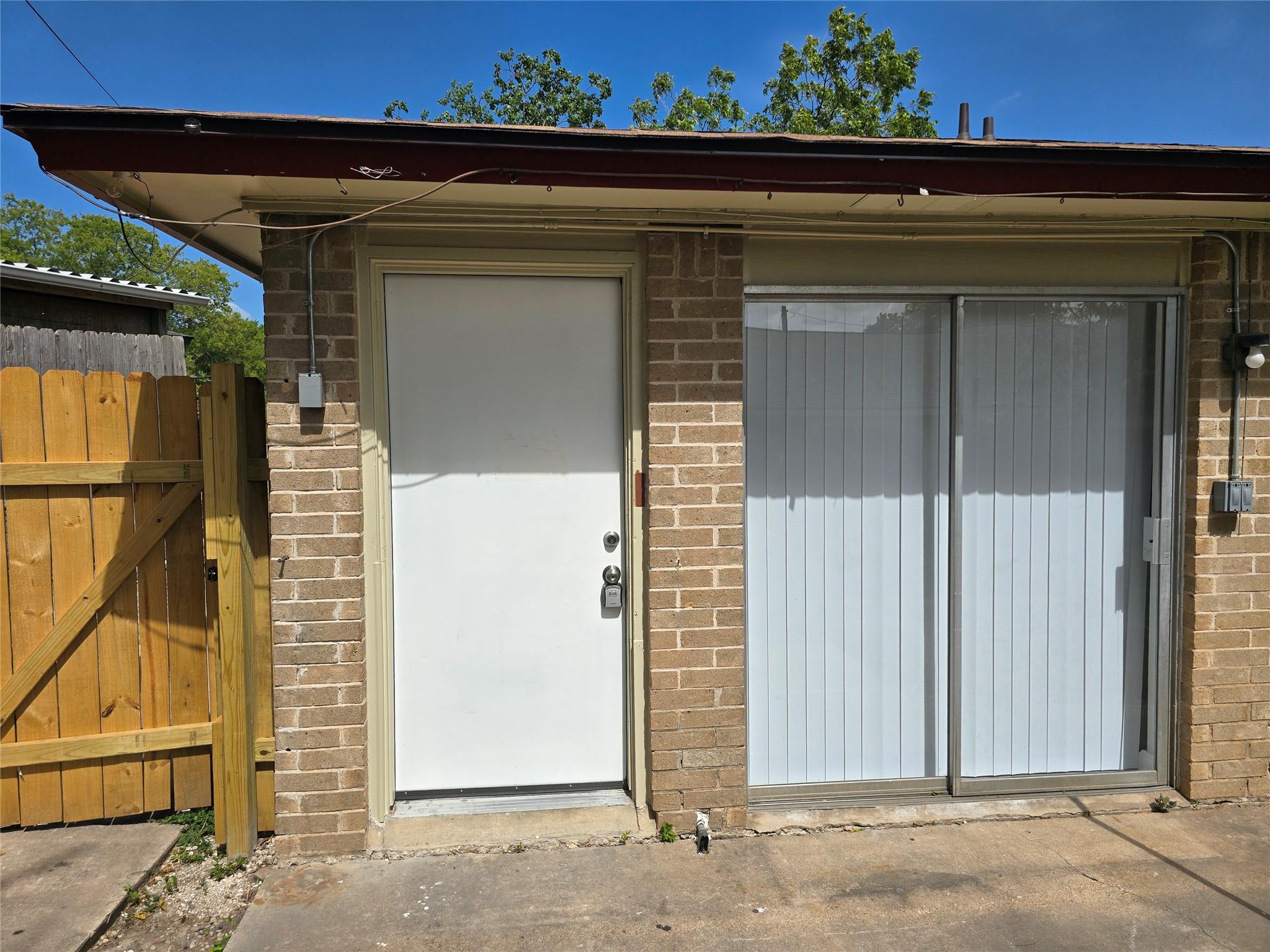202 Northcrest Cir #d Property Photo 3