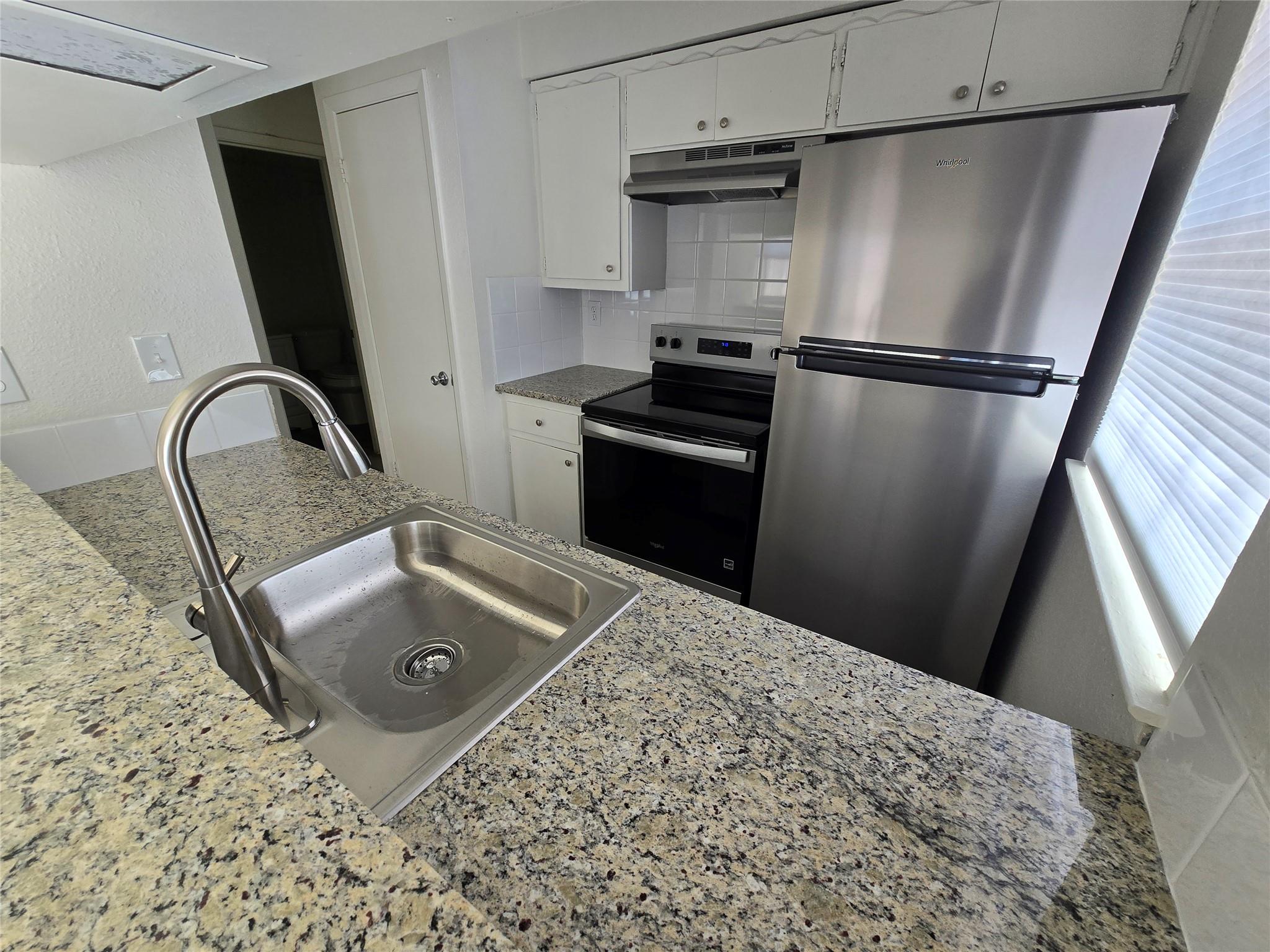 202 Northcrest Cir #d Property Photo 6