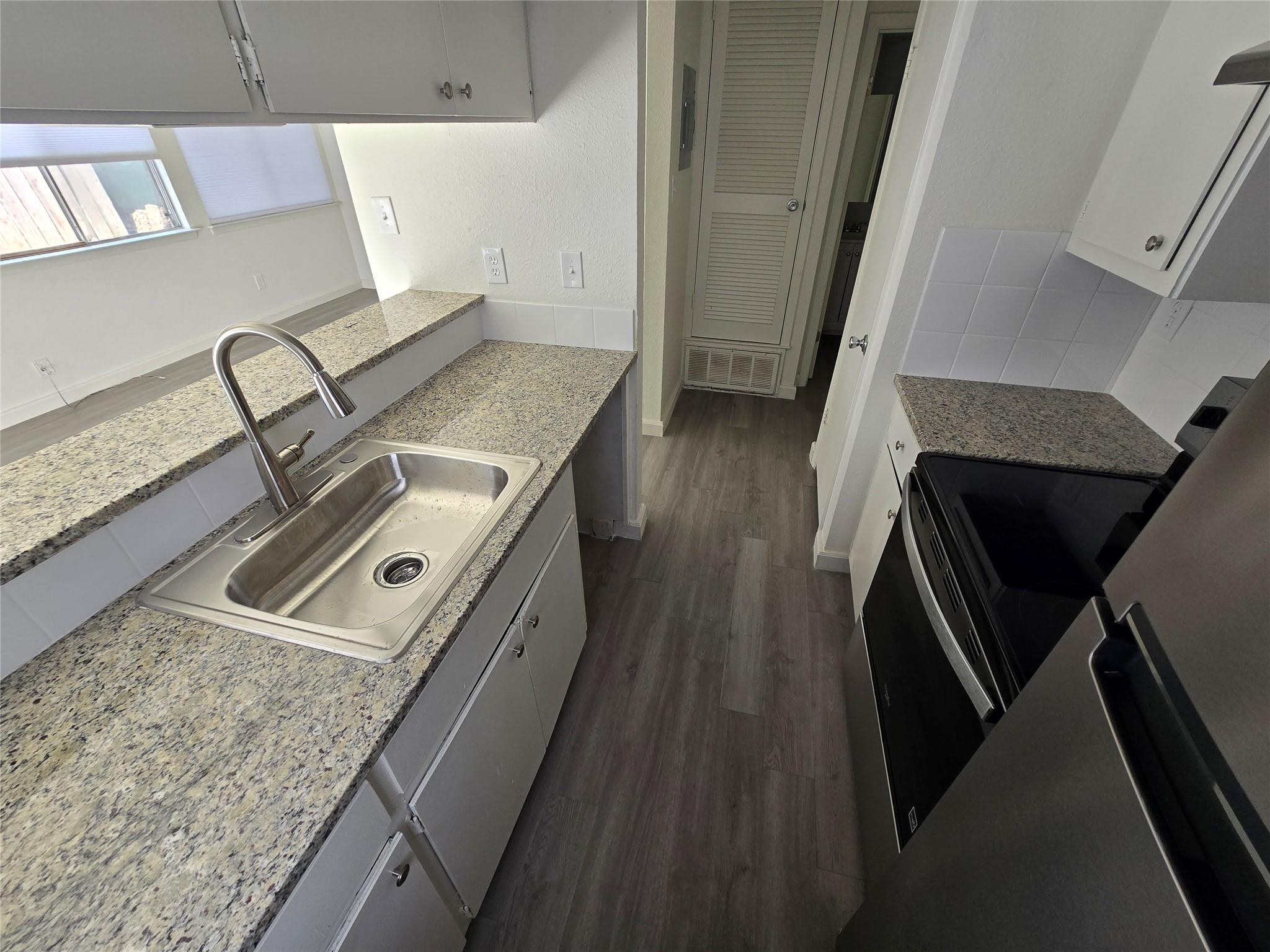 202 Northcrest Cir #d Property Photo 7