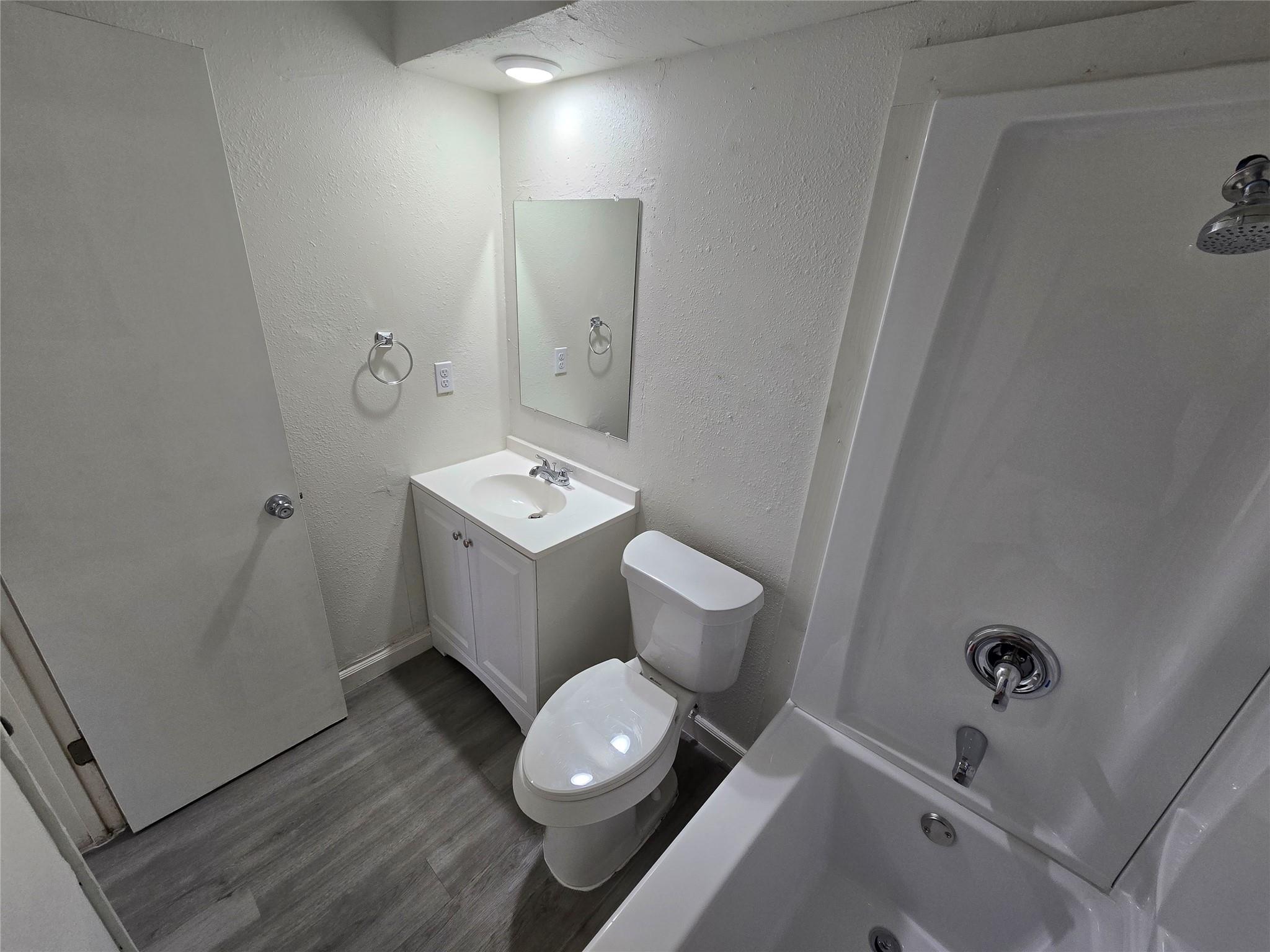 202 Northcrest Cir #d Property Photo 10