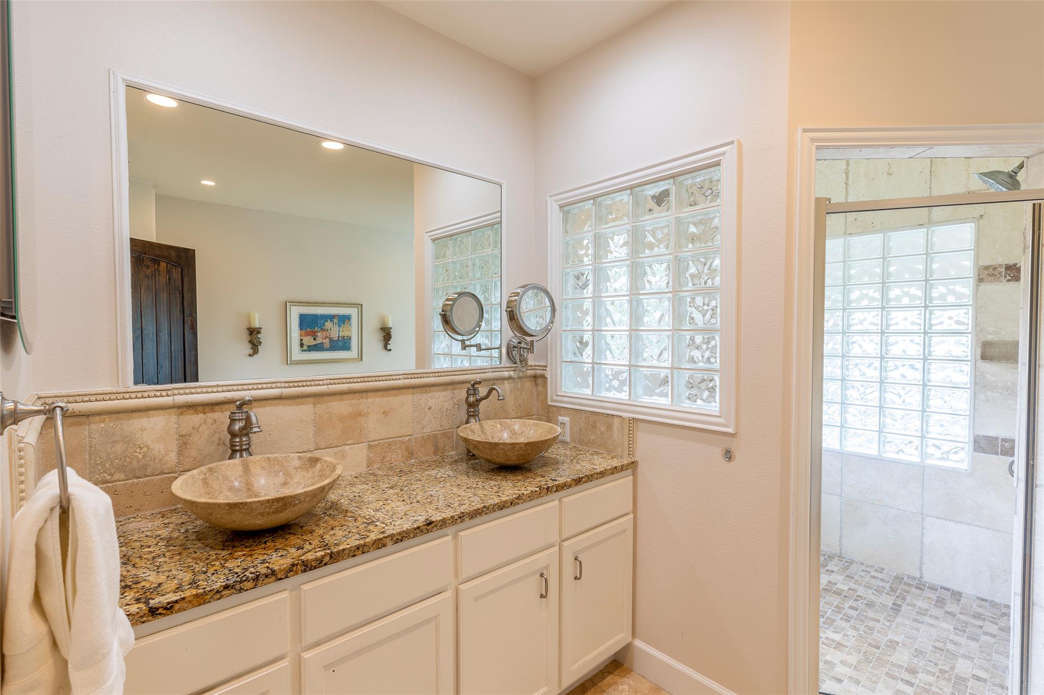 8800 Golden Rain Cv Property Photo 21