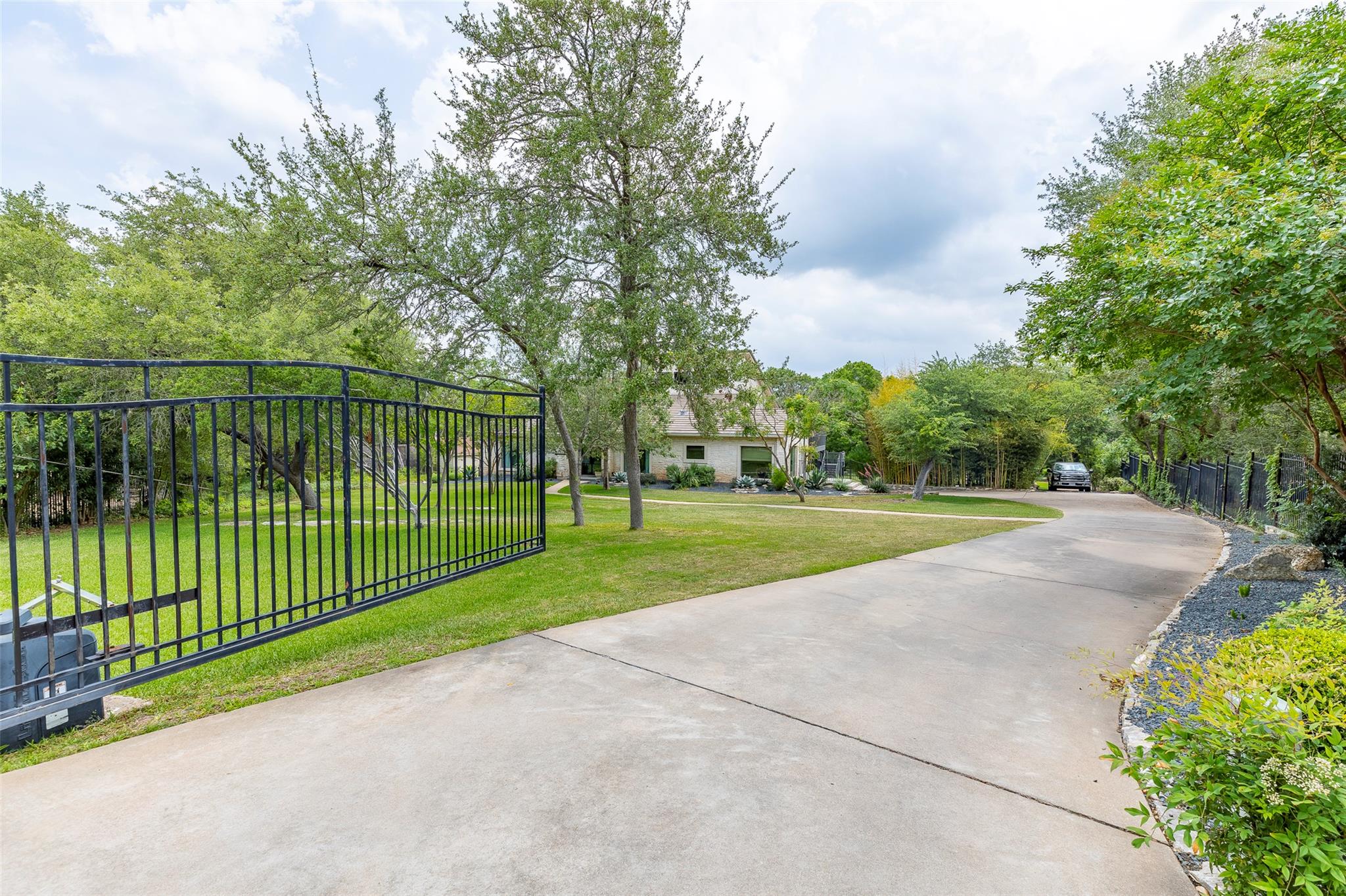8800 Golden Rain Cv Property Photo 38