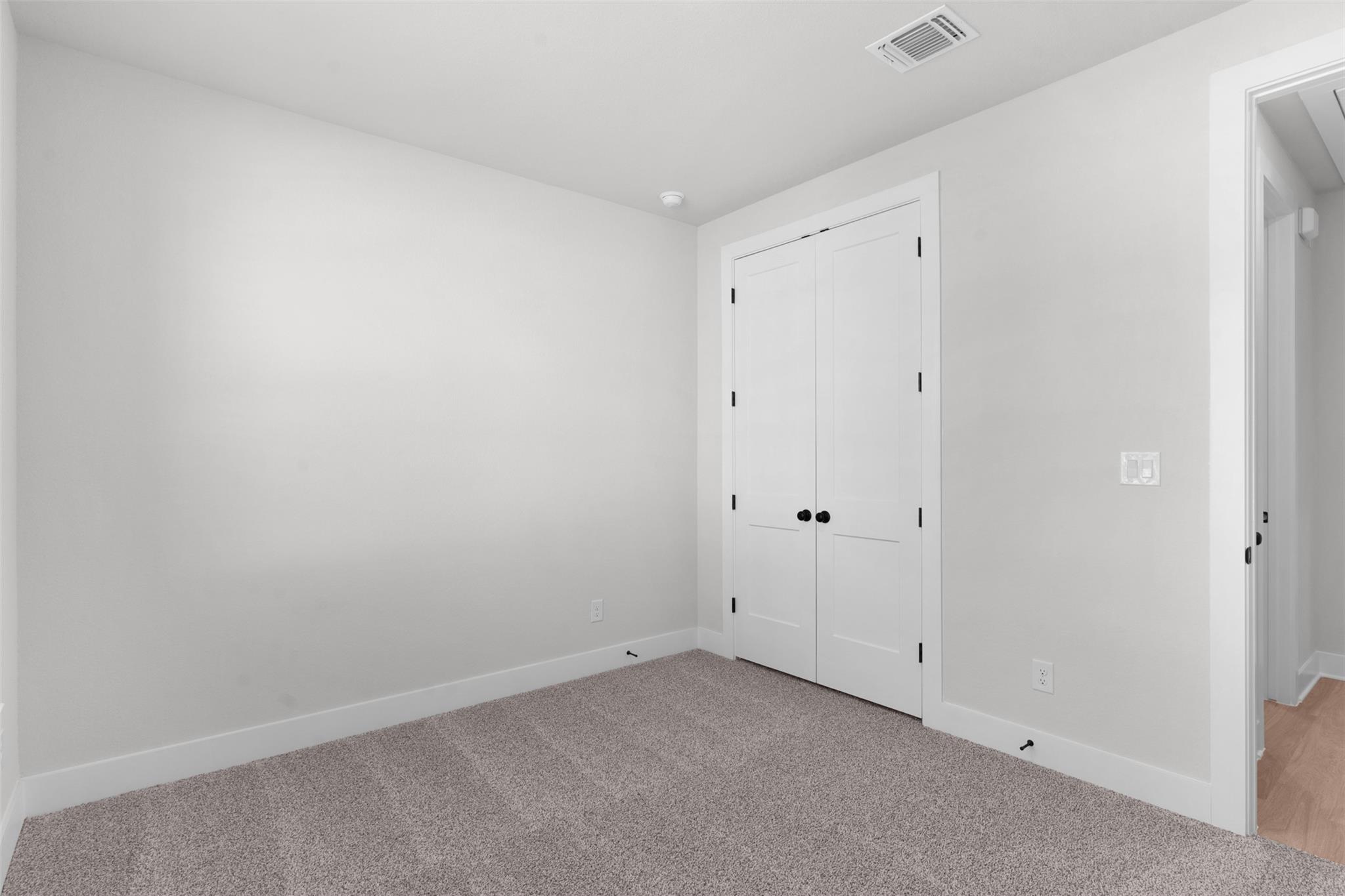 209 West Faulkner St Property Photo 3