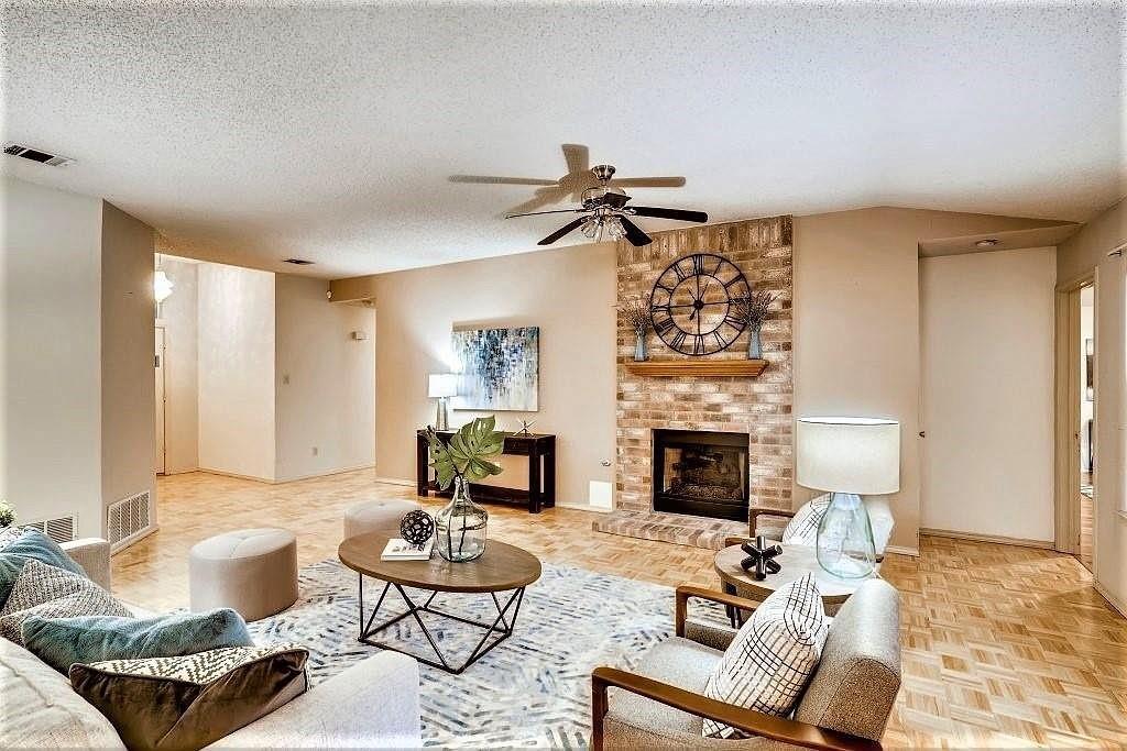 1811 Lobelia Dr Property Photo 5