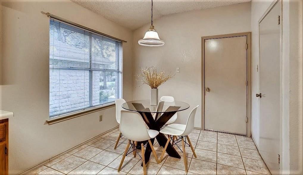 1811 Lobelia Dr Property Photo 7