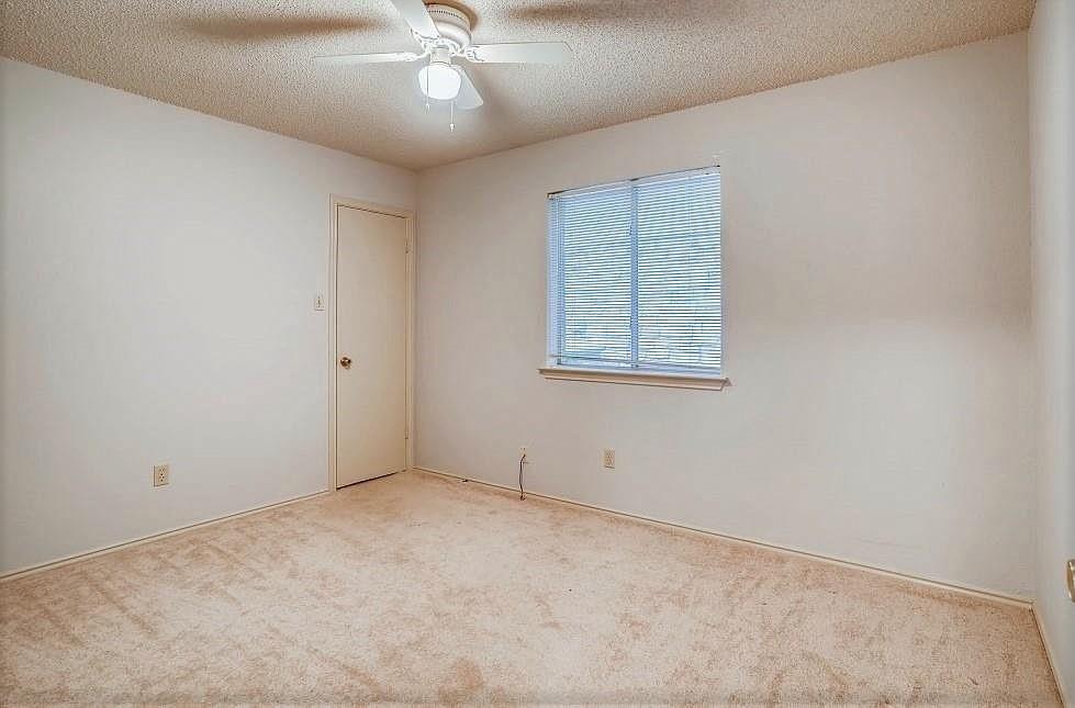 1811 Lobelia Dr Property Photo 15