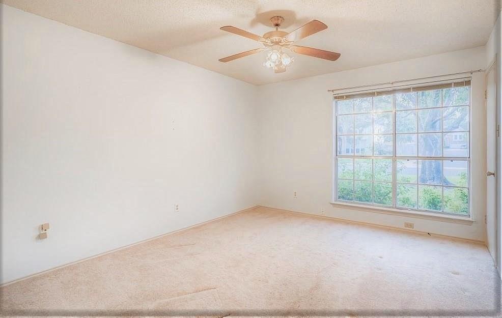 1811 Lobelia Dr Property Photo 18
