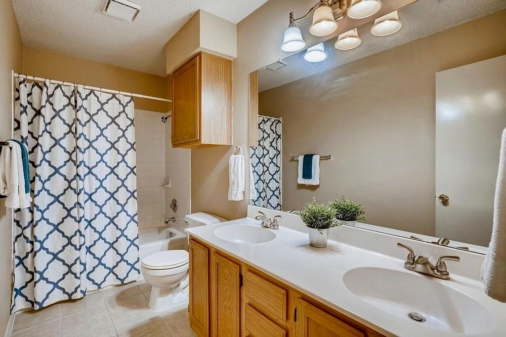 1811 Lobelia Dr Property Photo 19