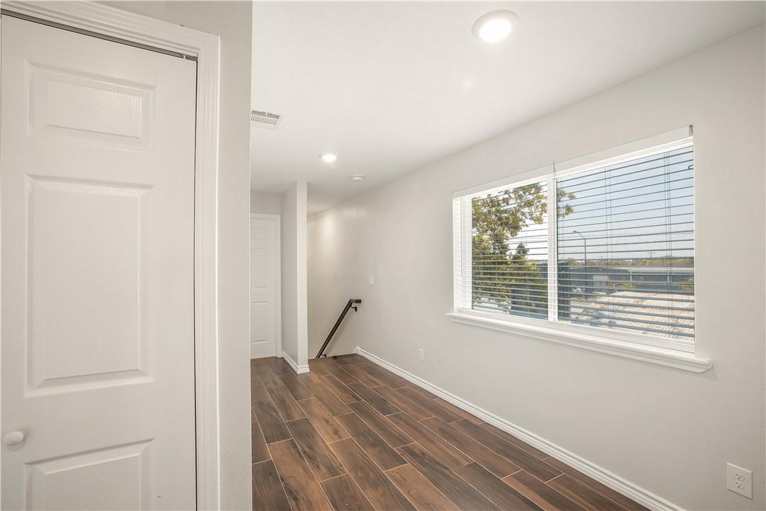 214 Lizzie St #b Property Photo 10