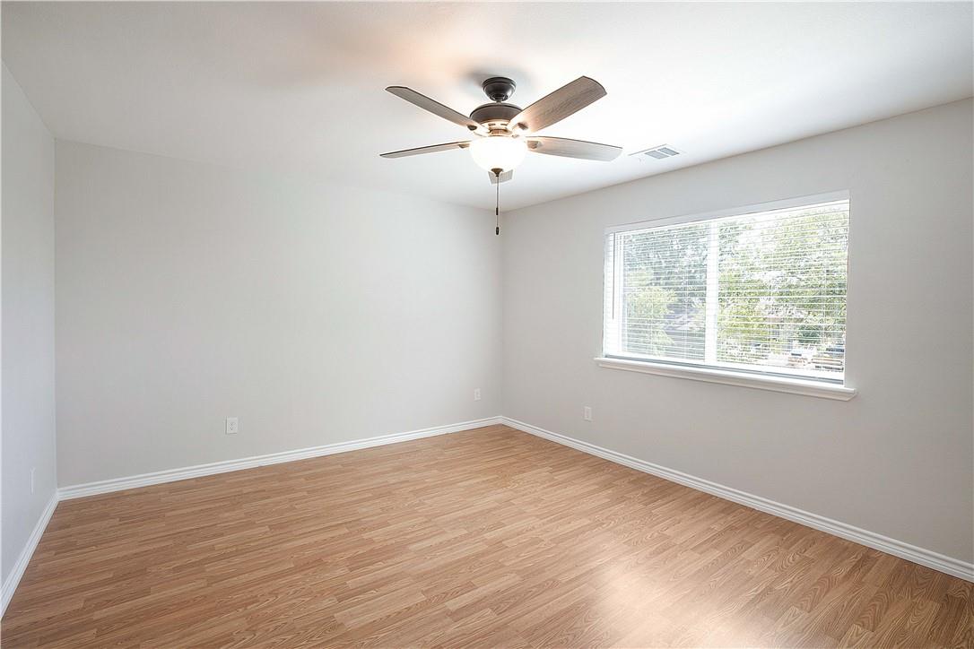 214 Lizzie St #b Property Photo 12