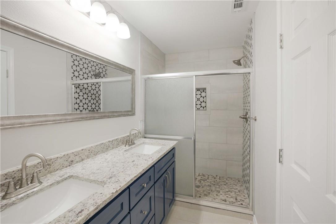 214 Lizzie St #b Property Photo 13