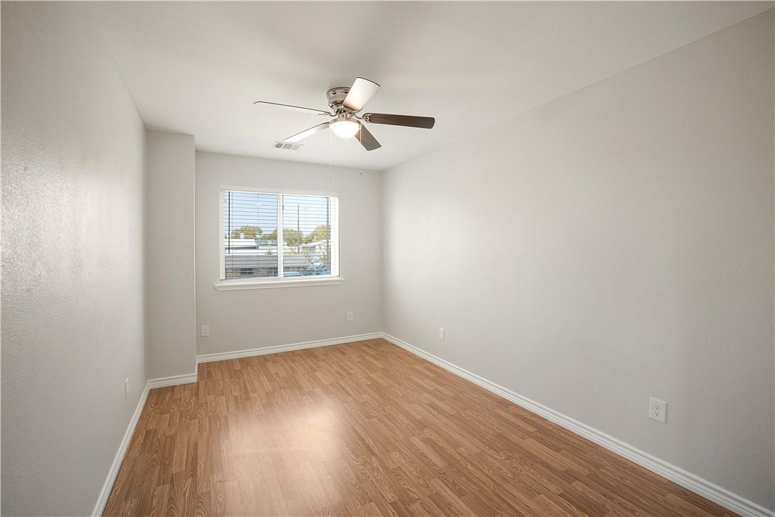 214 Lizzie St #b Property Photo 14