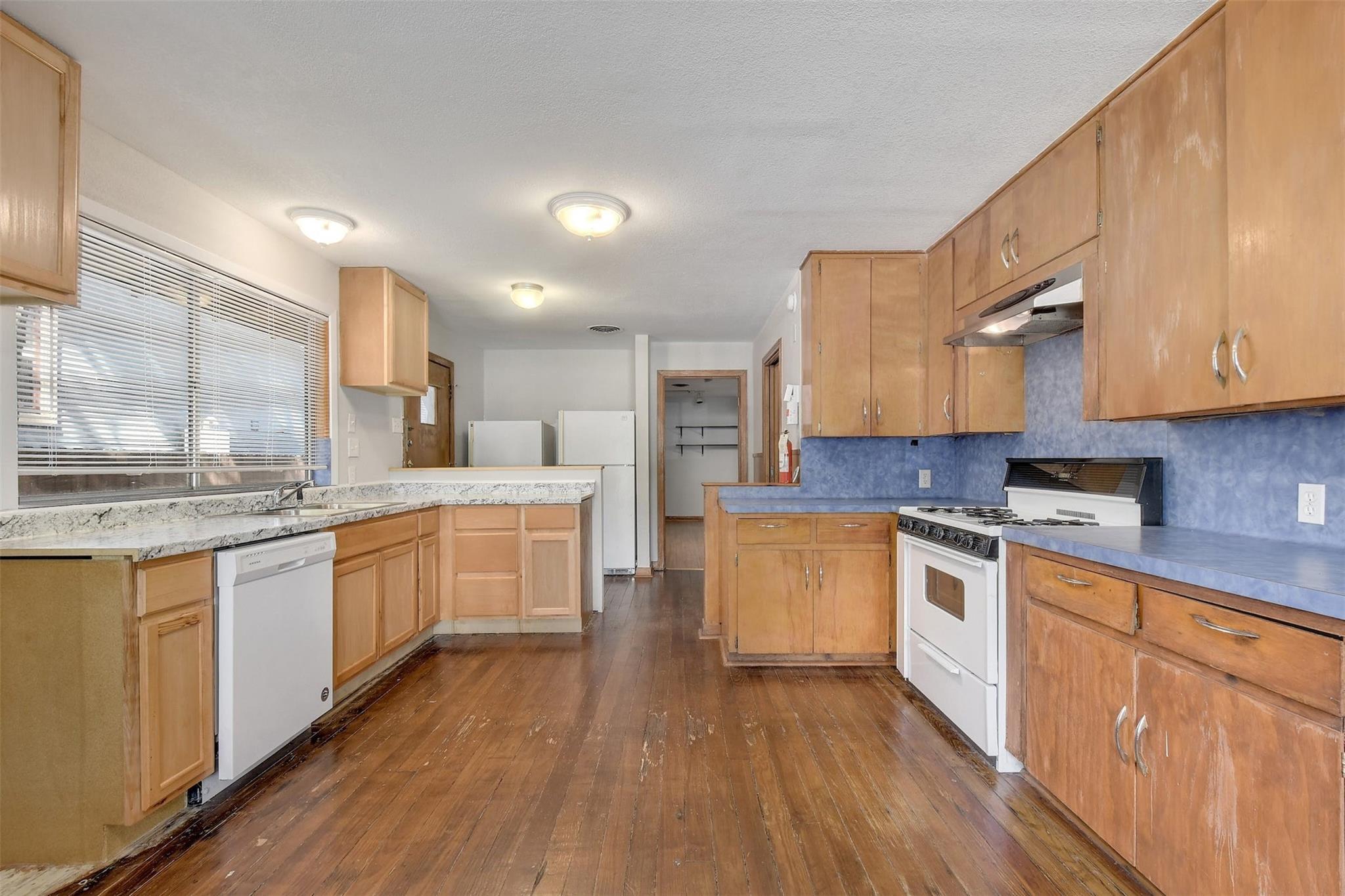 4306 Avenue B None Property Photo 12