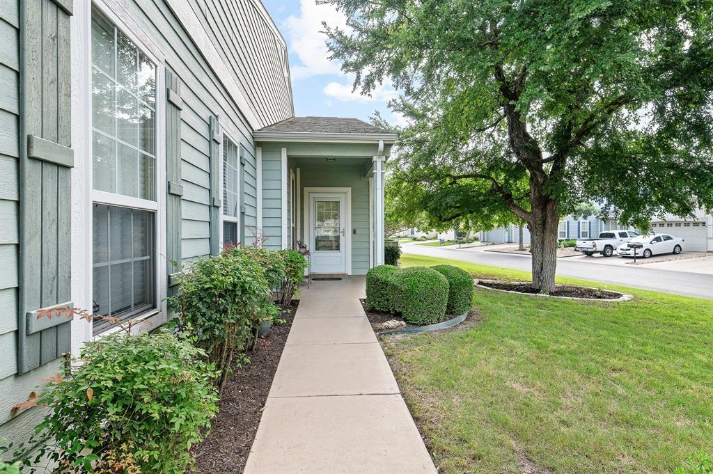 109 Providence St Property Photo 5