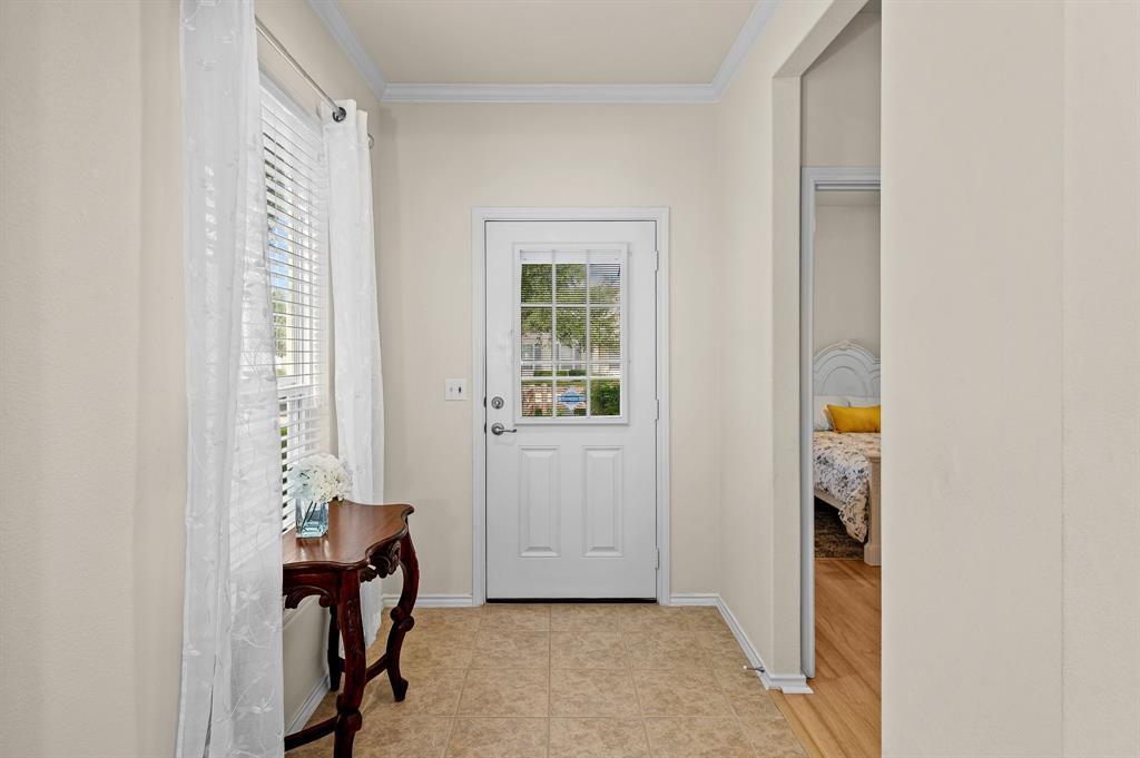 109 Providence St Property Photo 6