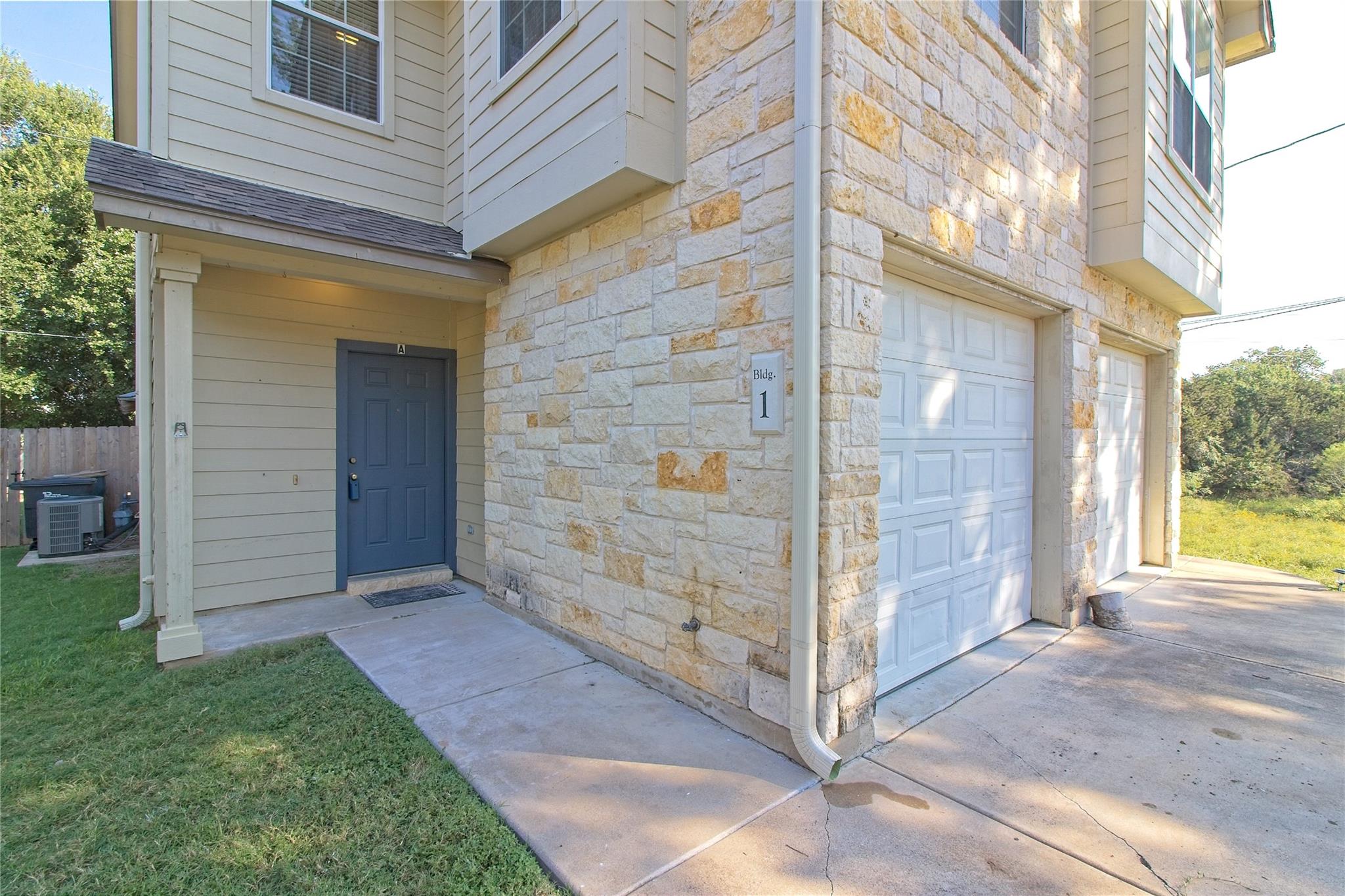 2903 Whisper Oaks Ln #a Property Photo 5