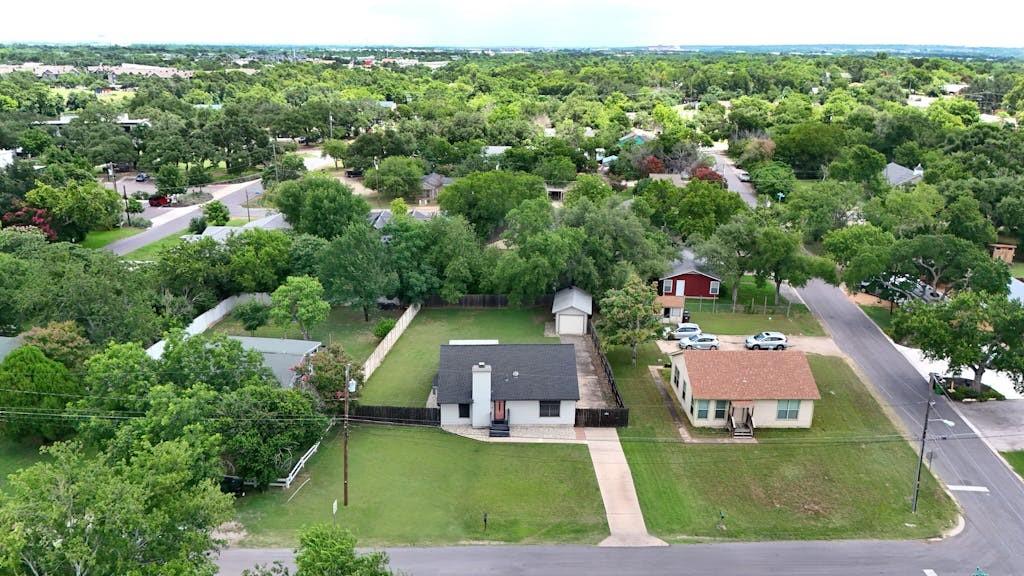 503 N Lampasas St Property Photo 31
