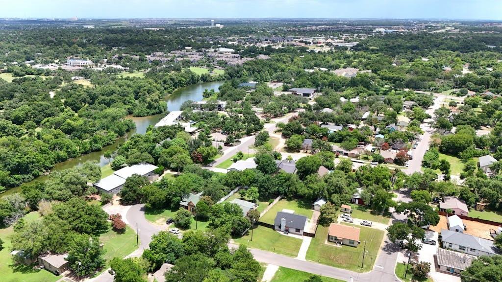 503 N Lampasas St Property Photo 32