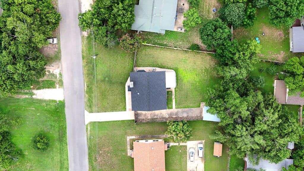 503 N Lampasas St Property Photo 34