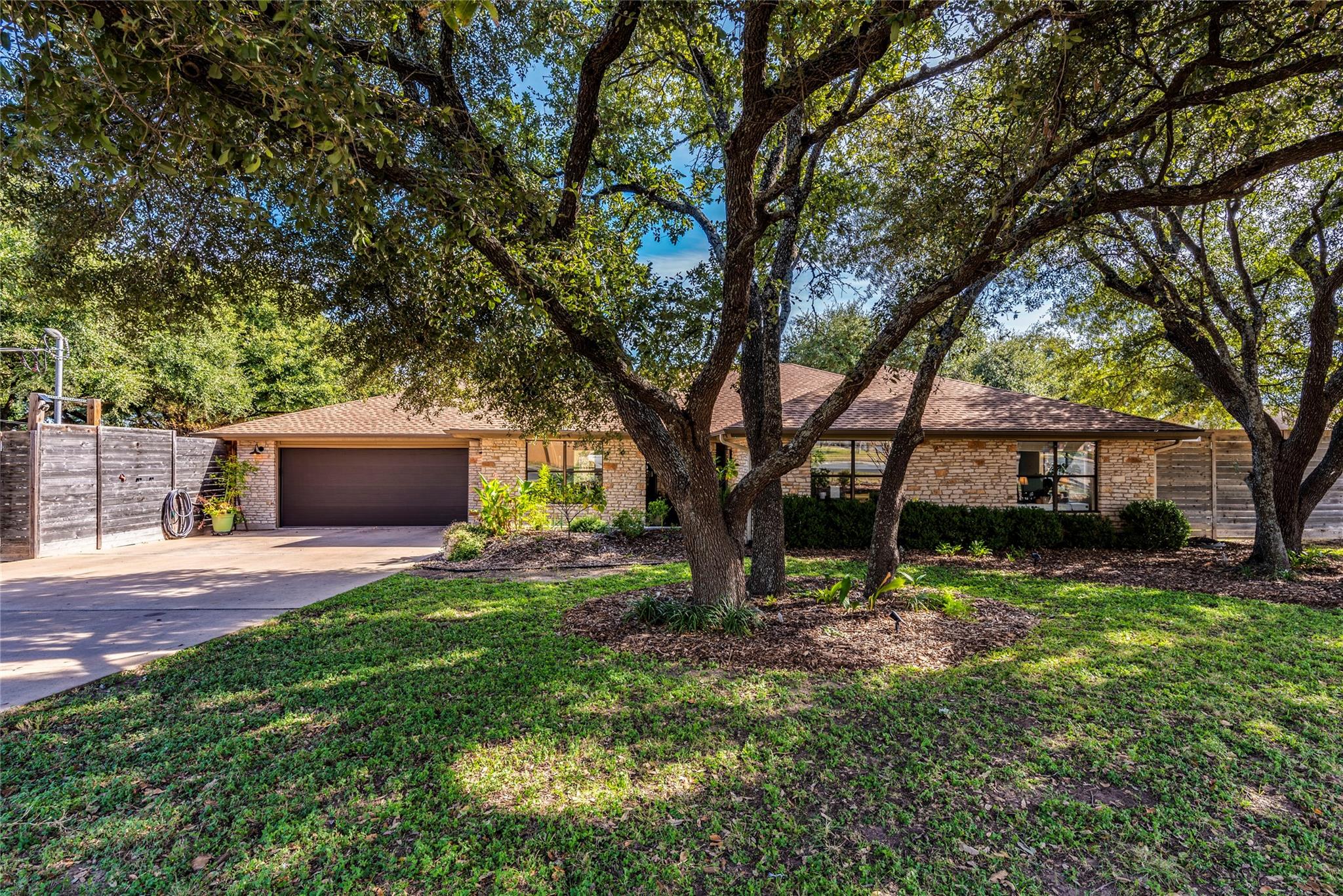 12227 Tanglewild Dr Property Photo 2